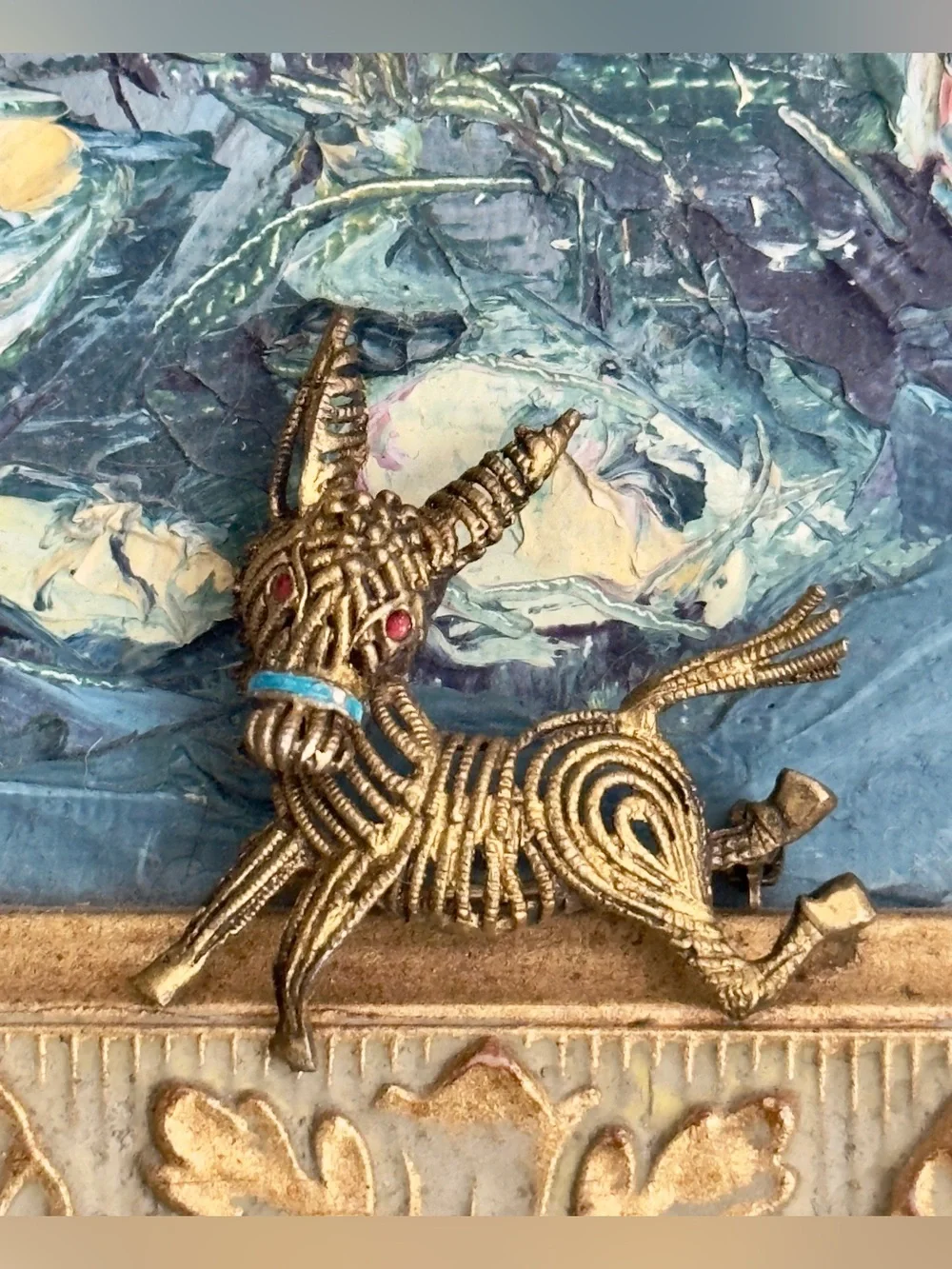 Vintage Unique Happy Donkey 🫏 Gold Tone Wire Brooch w/ Red Eye, Movable Head